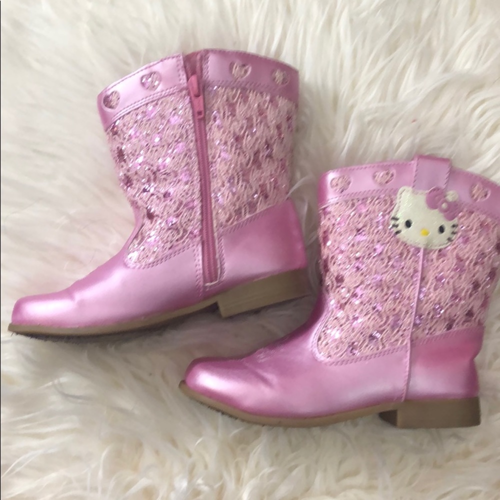 Cow boy hello kitty’s